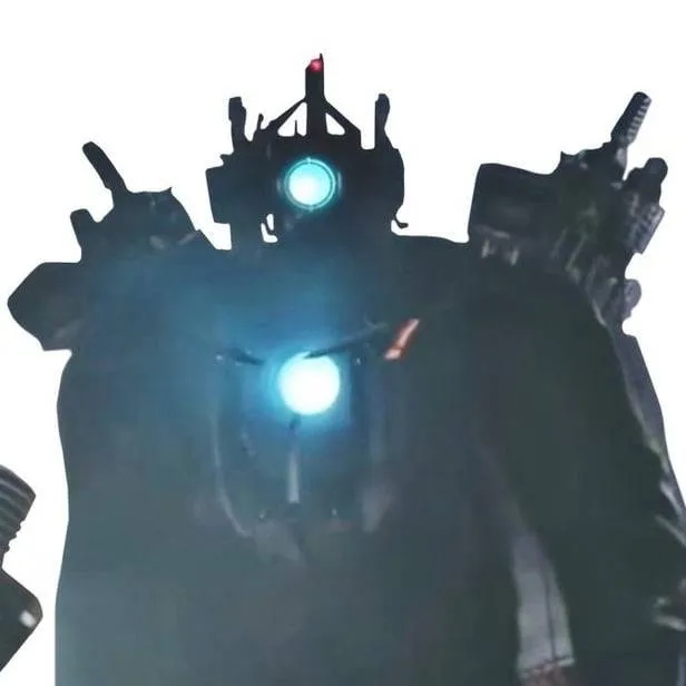 chat with ai character: Titan cameraman 