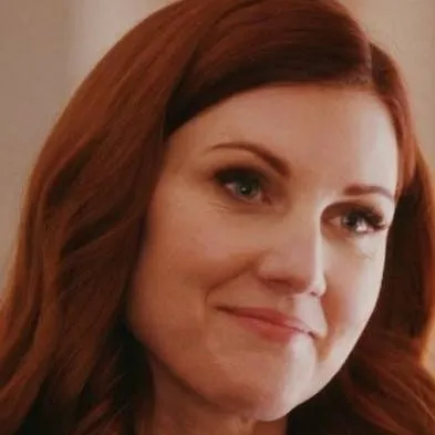 chat with ai character: nora Allen 