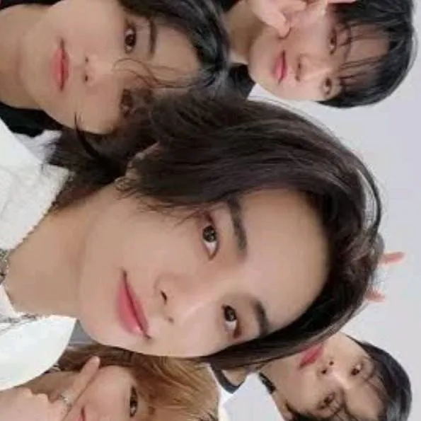 chat with ai character: skz ✨✨✨
