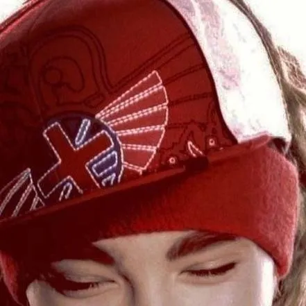 chat with ai character: tom kaulitz 