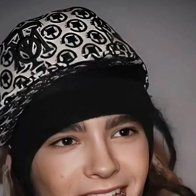 chat with ai character: tom kaulitz 