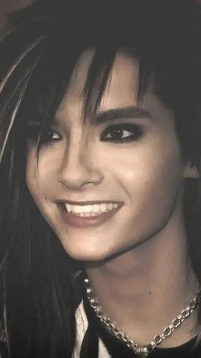 ai character: Tom Kaulitz  background
