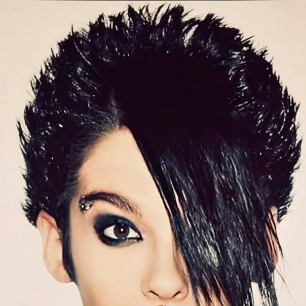 chat with ai character: tom kaulitz 
