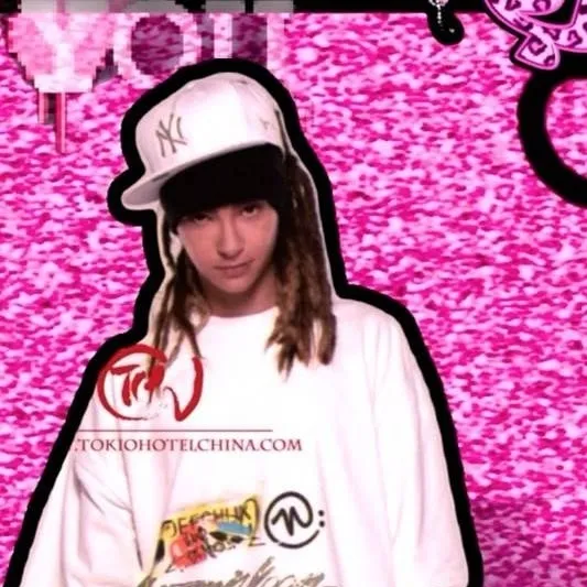 chat with ai character: tom kaulitz 
