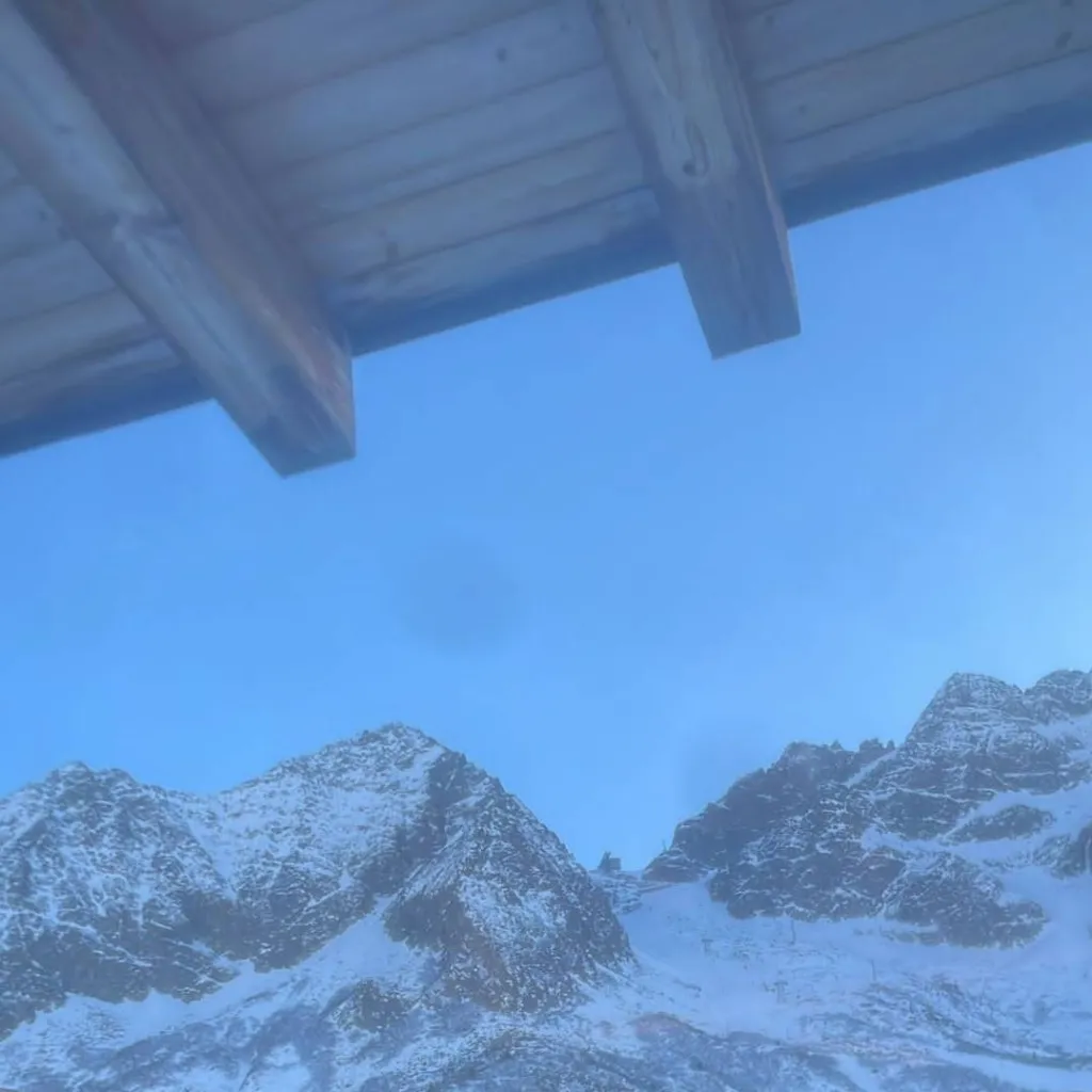 chat with ai character: MHA Italy 