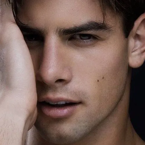 chat with ai character: Salvatore Mancini