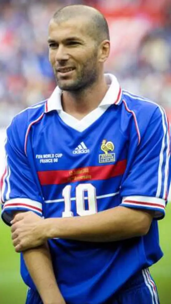 ai character: Zinedine Zidane  background