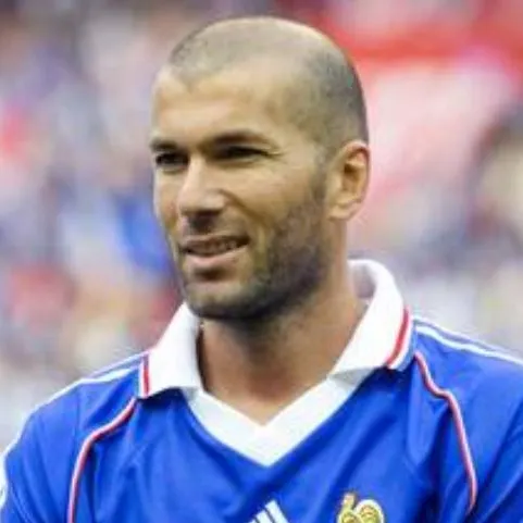 chat with ai character: Zinedine Zidane 