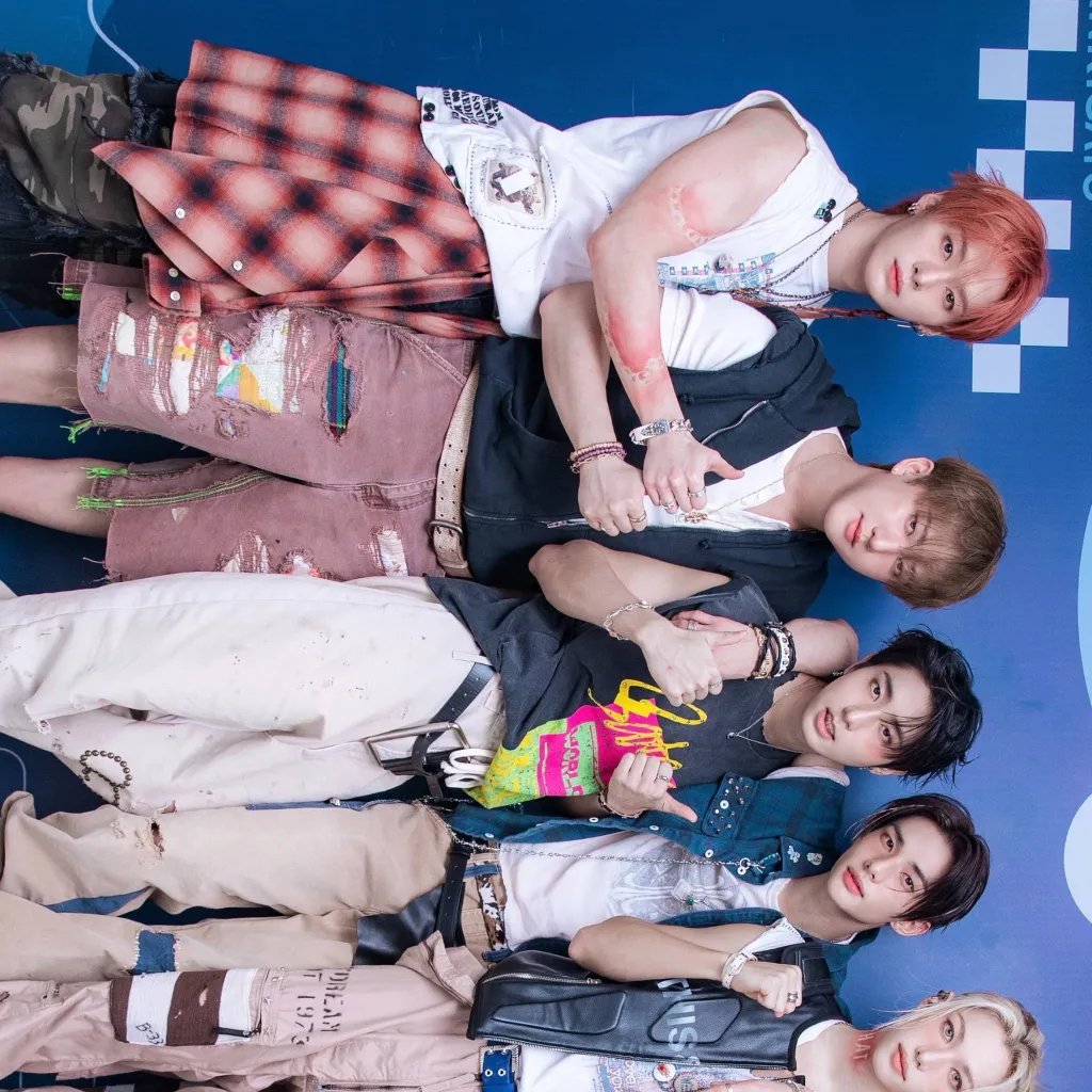 chat with ai character: Stray Kids