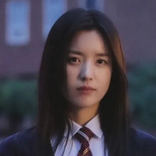 chat with ai character: ♥Yoon Sae-bom♥