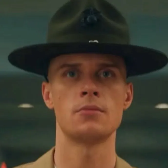 chat with ai character: Sergeant Micheal~