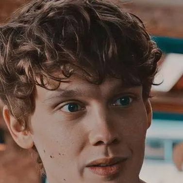 chat with ai character: tyler