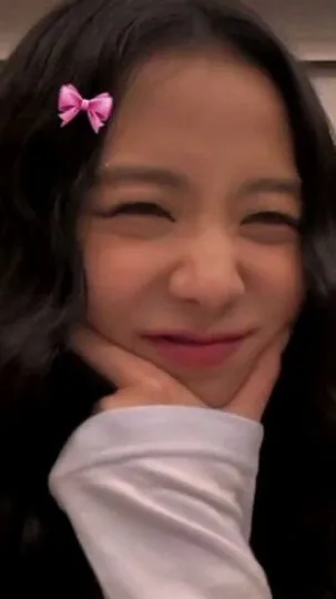 ai character: Jisoo  background