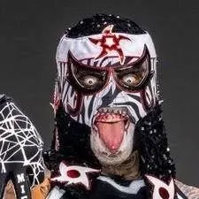 chat with ai character: penta