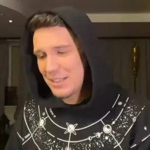 chat with ai character: Дима Масл.