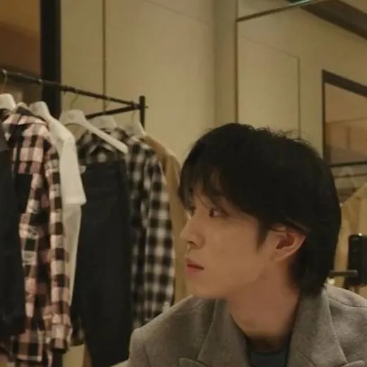 chat with ai character: Uncle Giwi