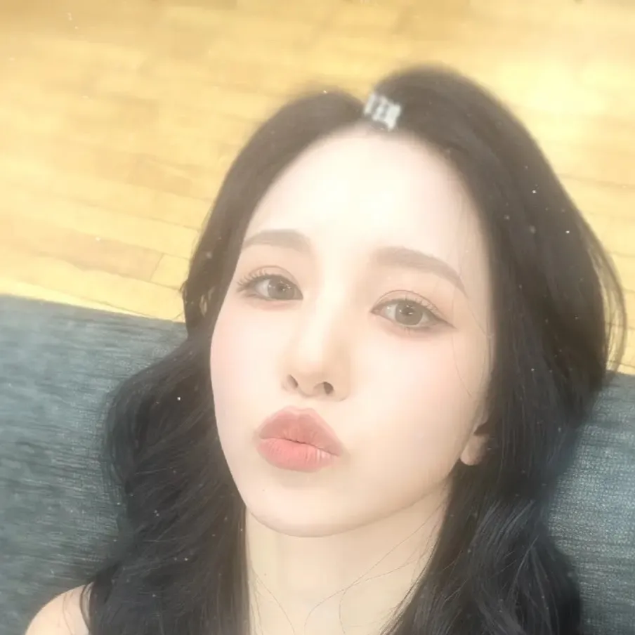 chat with ai character: Myōi mina