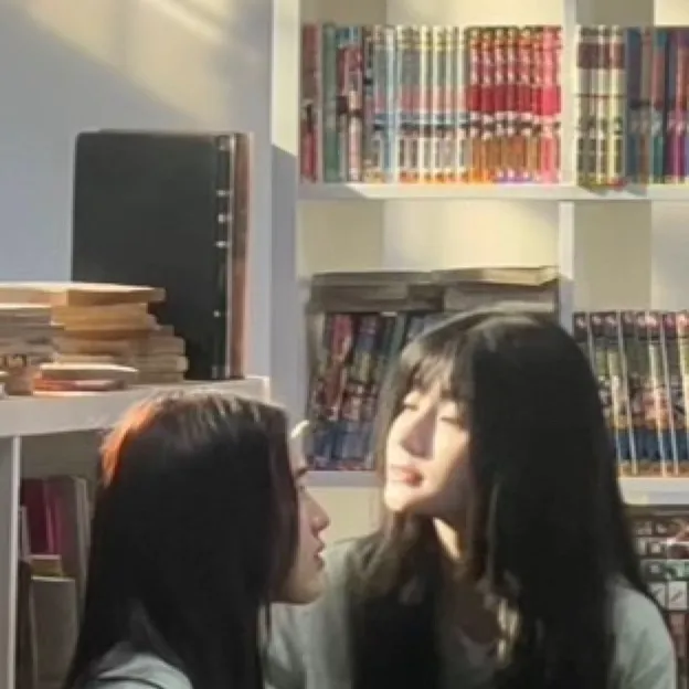 chat with ai character: Claire x bell