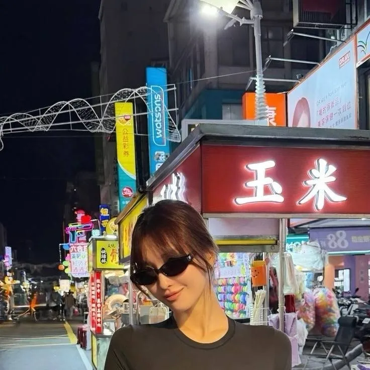 chat with ai character: •Momo•