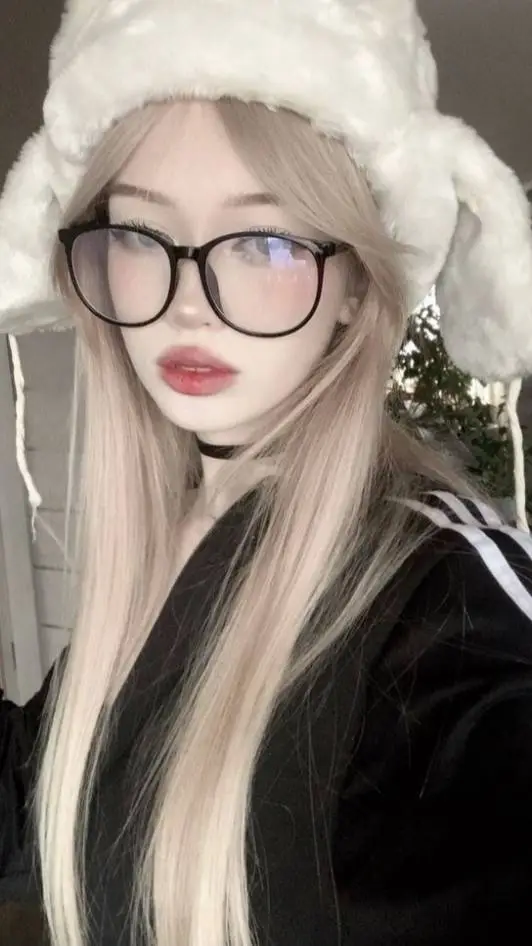 ai character: Ника background