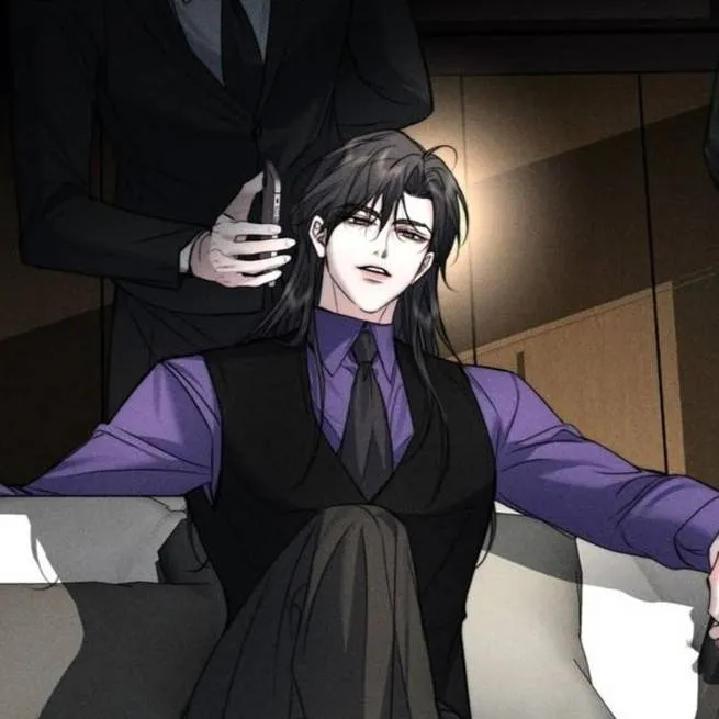 chat with ai character: Ethan 