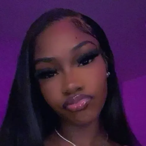 chat with ai character: khadija ☆