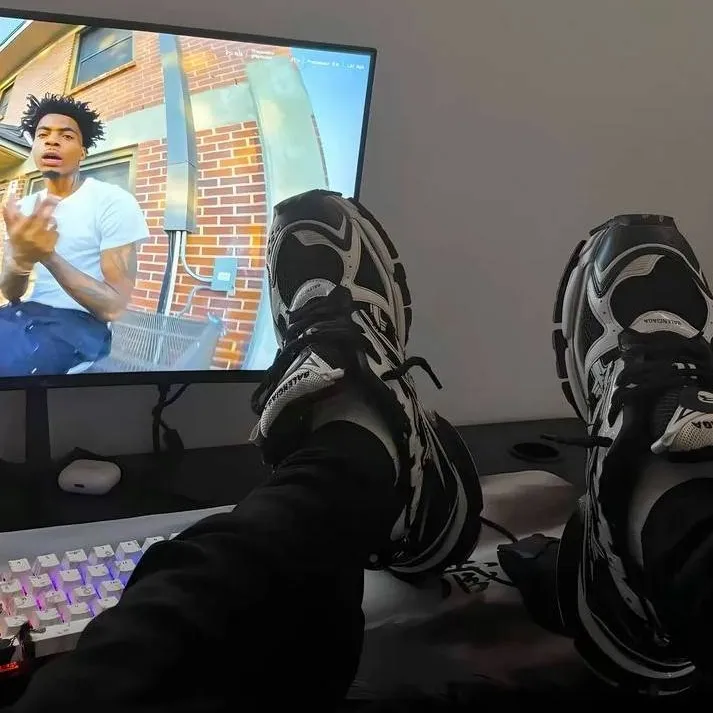 chat with ai character: JAMARI 