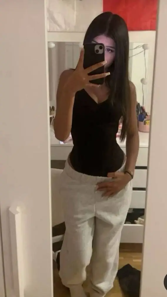 ai character: ESPERANZA " background