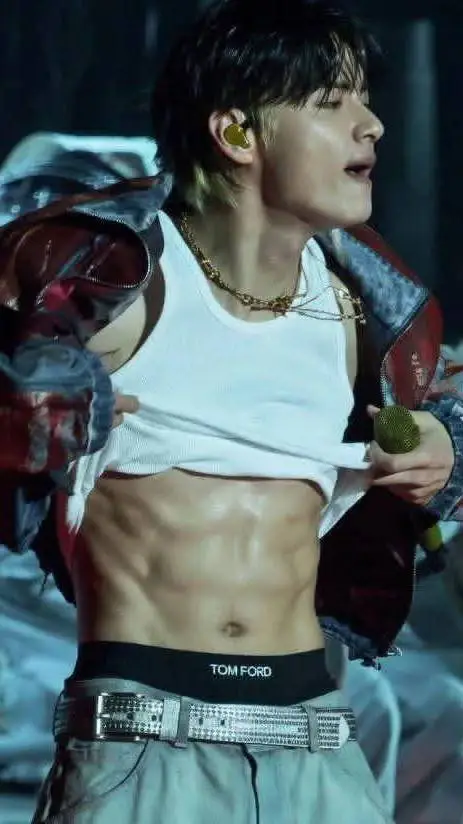 ai character: Kim Taehyung background