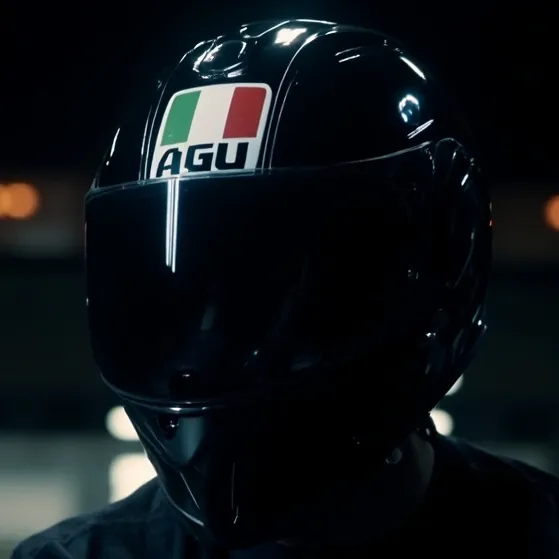 chat with ai character: Henry