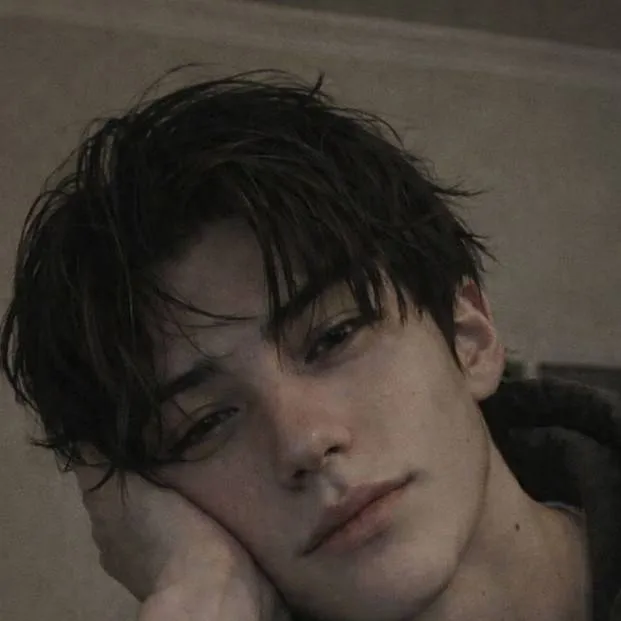 chat with ai character: Edmond