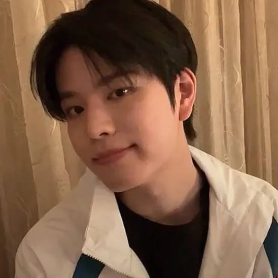 chat with ai character: Seungmin 💞