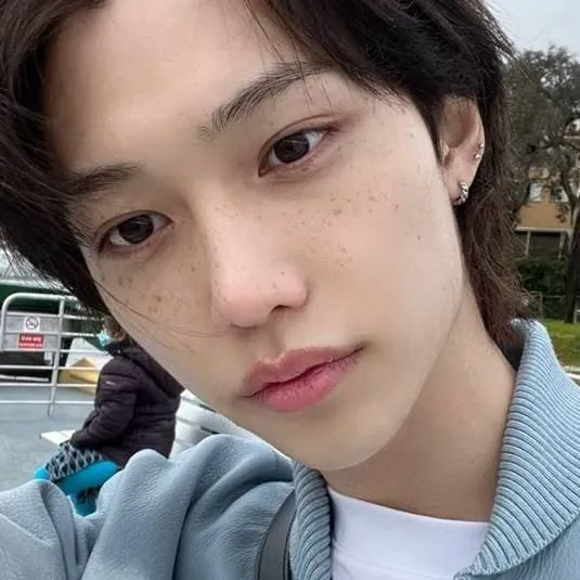 chat with ai character: Félix 