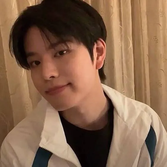 chat with ai character: ❤️‍🔥Seungmin💢