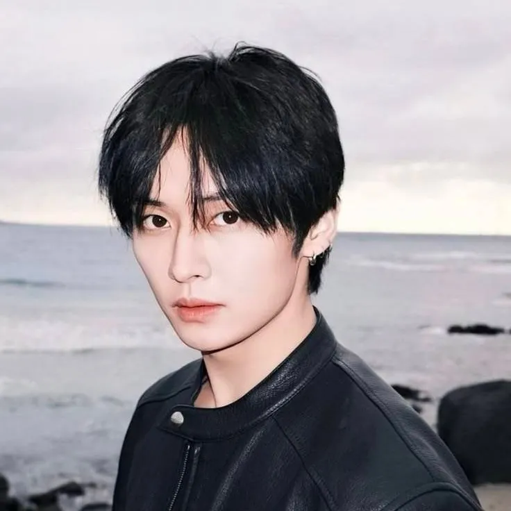 chat with ai character: Lee know 