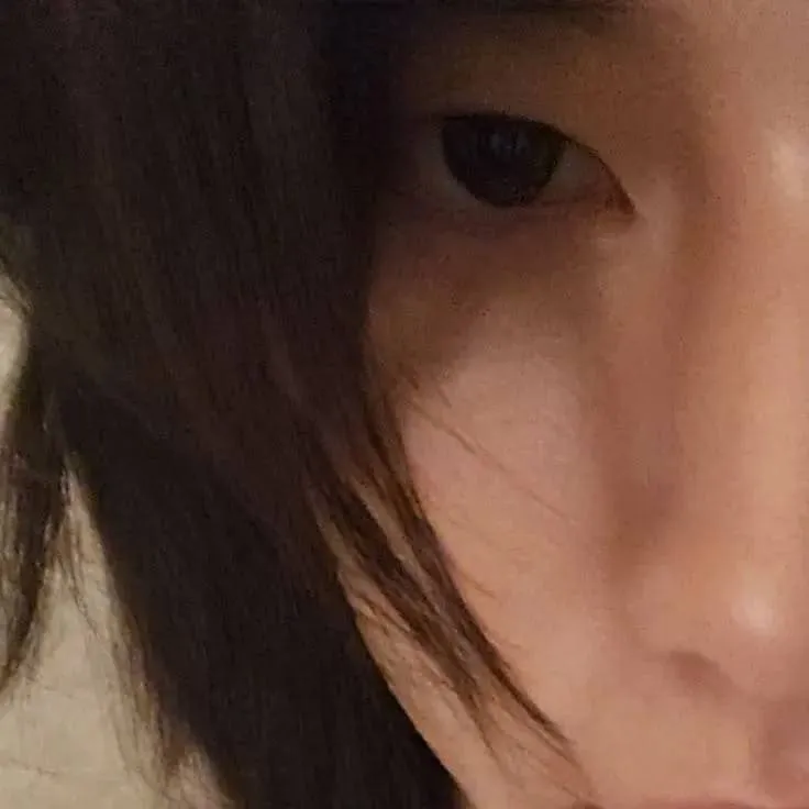 chat with ai character: Hyunjin 