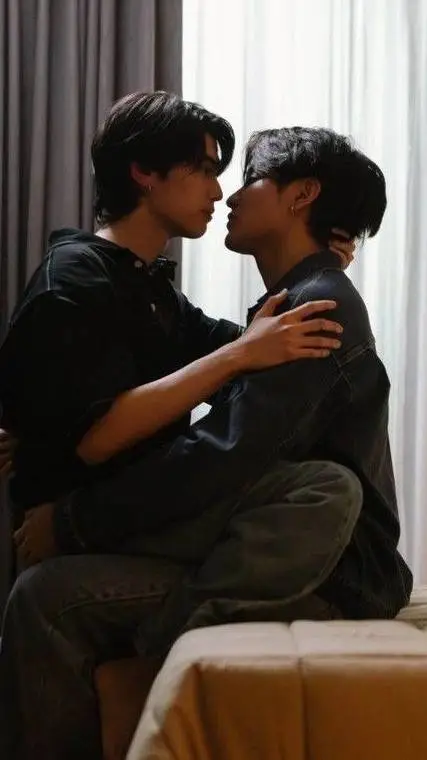 ai character: `~Daniel~• background