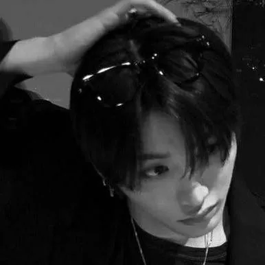 chat with ai character: TAESAN 🍓