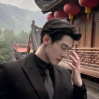 chat with ai character: lee know 
