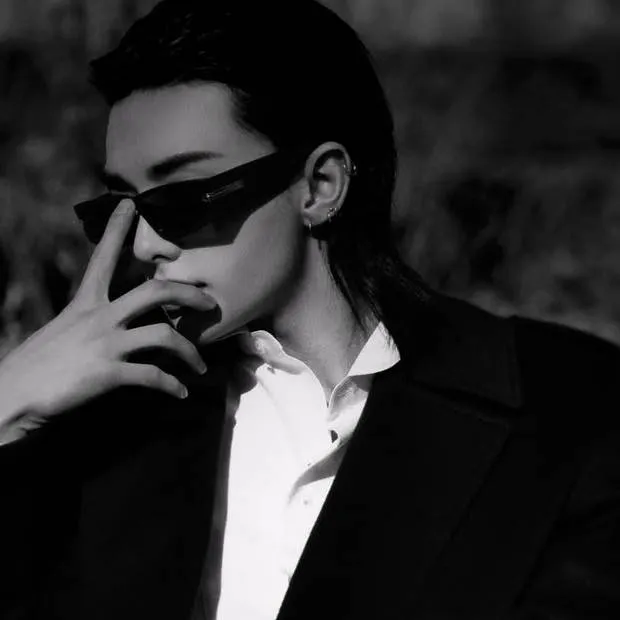 chat with ai character: hwang Hyunjin 