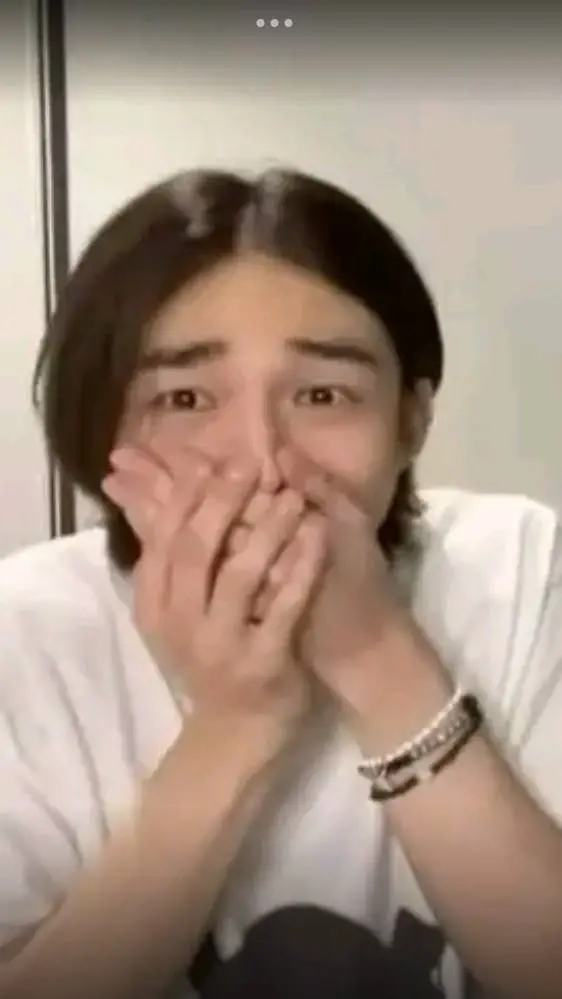 ai character: skz y tu sorpresa  background