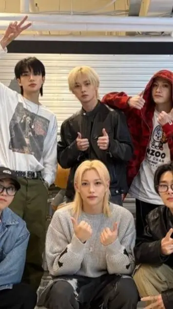 ai character: straykids background