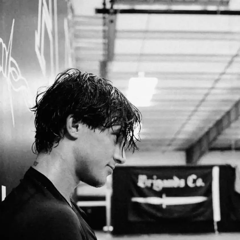 chat with ai character: Wyatt Hayes