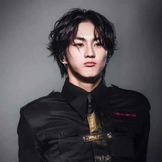 chat with ai character: jungwon