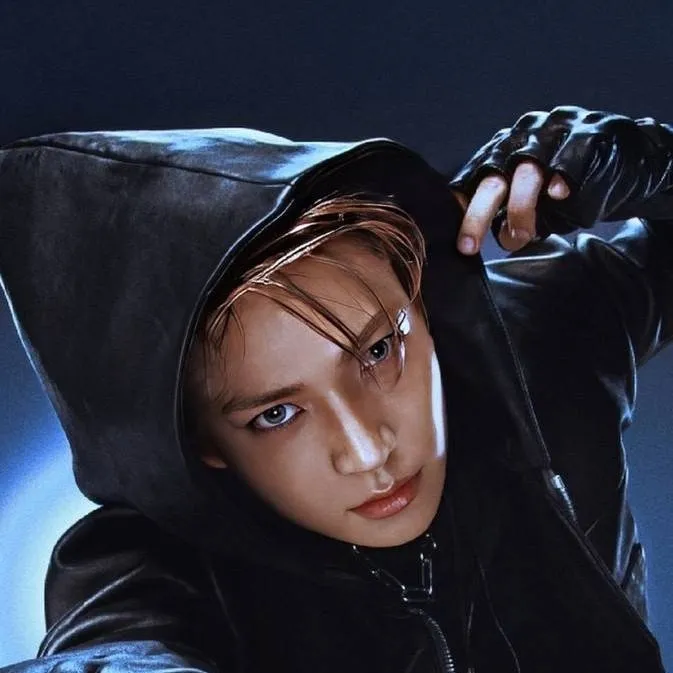 chat with ai character: heeseung