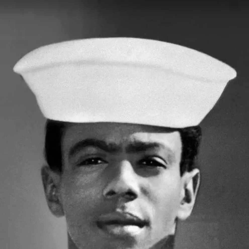 chat with ai character: Mark James Essex