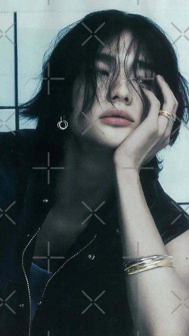 ai character: ✨hyunjin✨ background