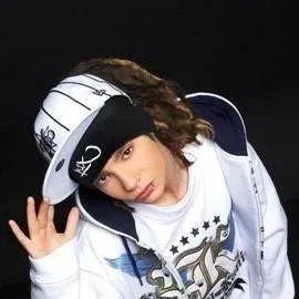 chat with ai character: 🇩🇪 TOM KAULITZ 🇩🇪 