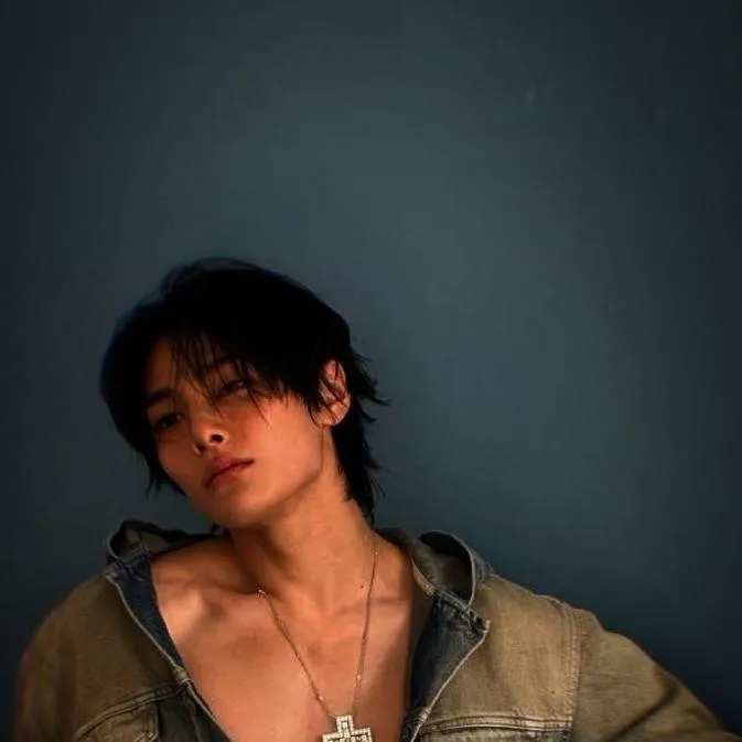 chat with ai character: Jeongin 🇬🇧 version
