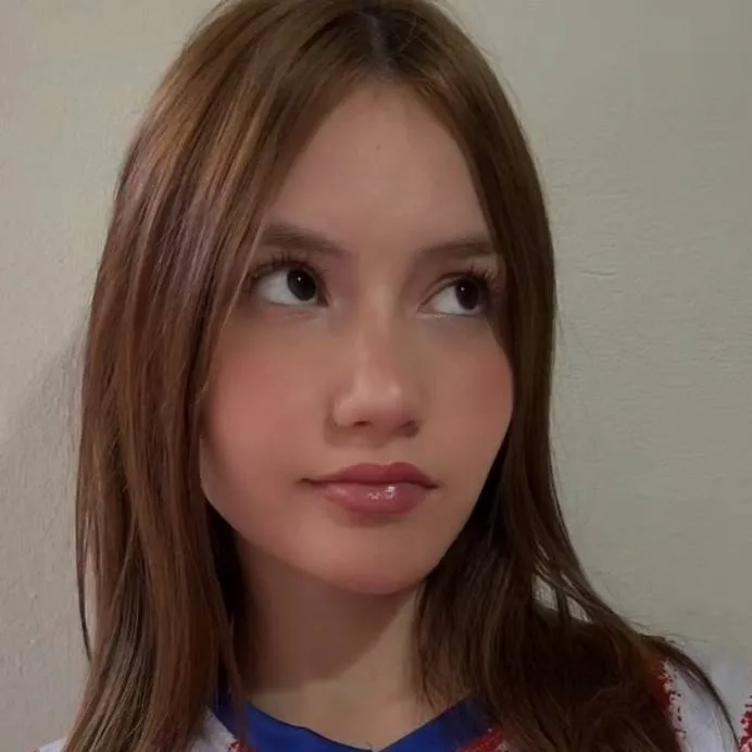 chat with ai character: tu novia 